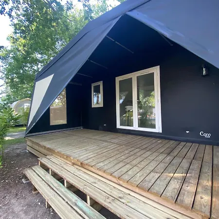 مكان تخييم Fleur D'oleron 2*