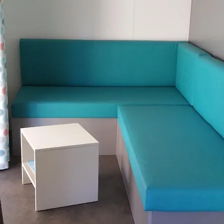 مكان تخييم Fleur D'oleron 2*